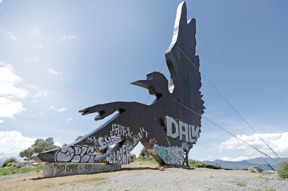 Así se veía la escultura el 6 de junio pasado, un mes después de su instalación (CRISTOPHER ROGEL BLANQUET. EL UNIVERSAL)