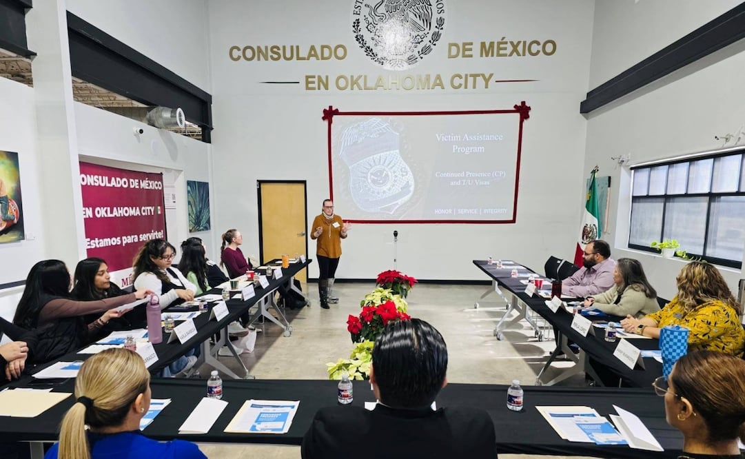 Gobernador republicano de Oklahoma, Kevin Sitt, apoya la propuesta de investigar cosulados mexicanos en EU. Foto: Consulado de México en Oklahoma City.