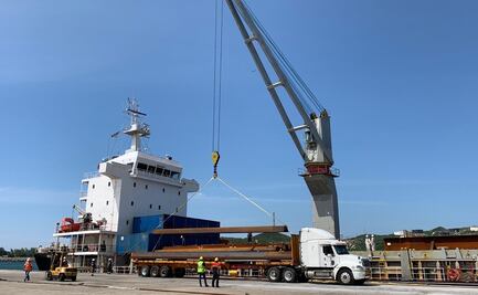 Arriban desde Asia 5 mil toneladas de rieles de acero para obras del Tren Transístmico