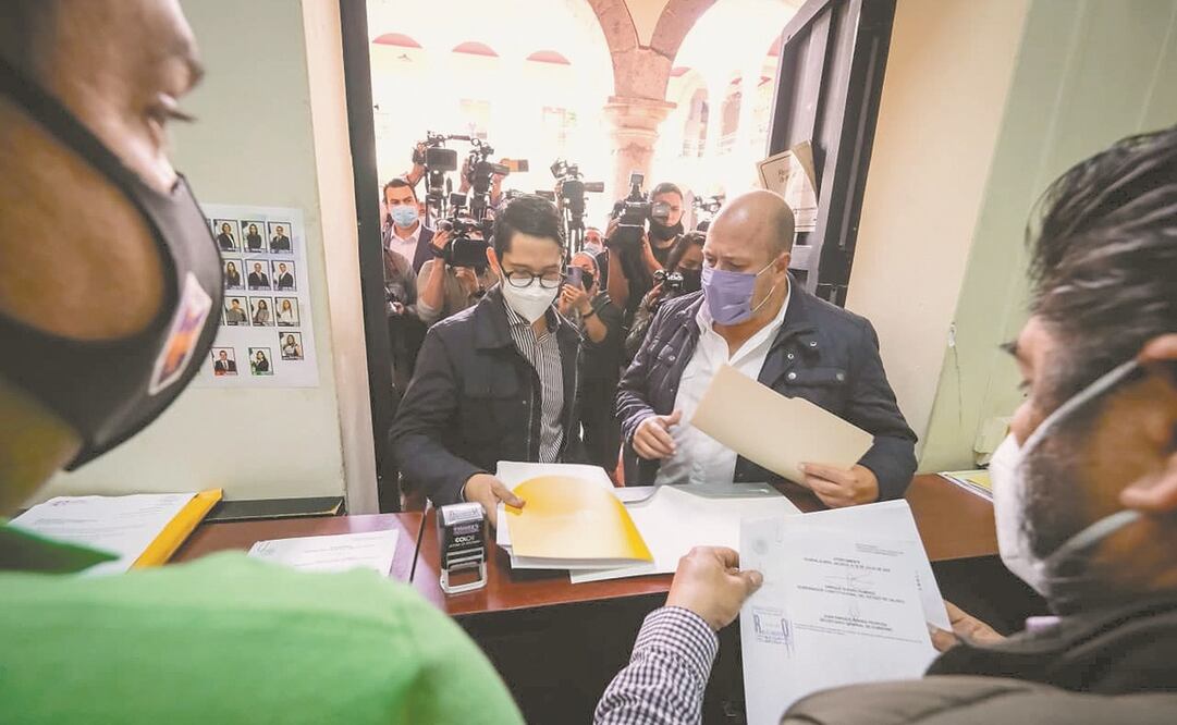 El gobernador de Jalisco Enrique Alfaro presentó una iniciativa para terminar con las pensiones onerosas de algunos exfuncionarios. Foto: ESPECIAL