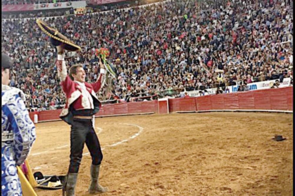 Pablo Hermoso de Mendoza cortó el único rabo de la Temporada Grande (FOTOS: CORTESÍA PLAZA MÉXICO)