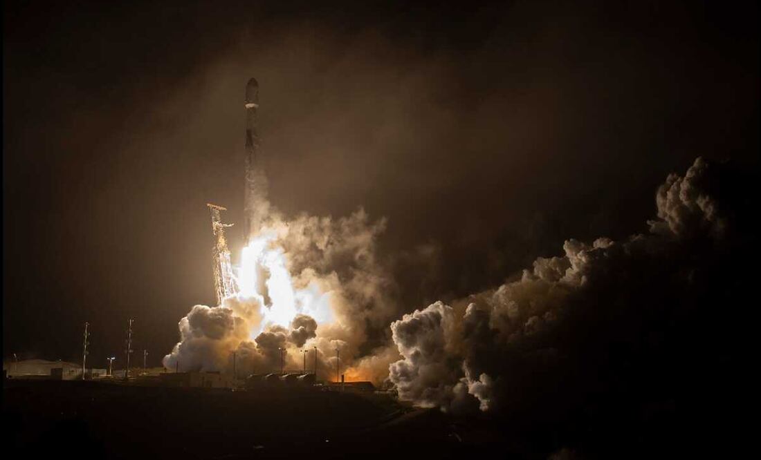 Cohete SpaceX Falcon 9 lanzado desde el Complejo de Lanzamiento Espacial 4E. Foto: AFP/ Bill Ingalls