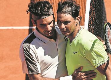 Roger Federer felicita a Rafael Nadal tras ser igualado en títulos de Grand Slam
