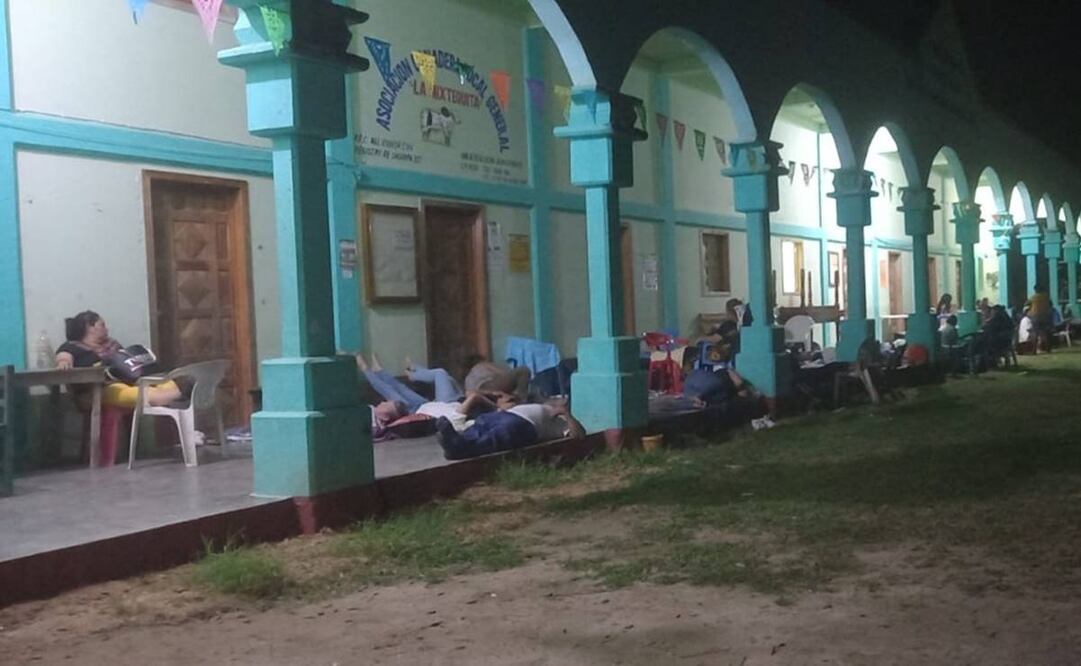 Maestros retenidos en Oaxaca. Foto: Especial