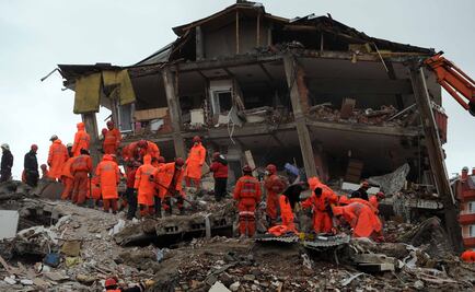 Ascienden a 35 los muertos por terremoto en Turquía