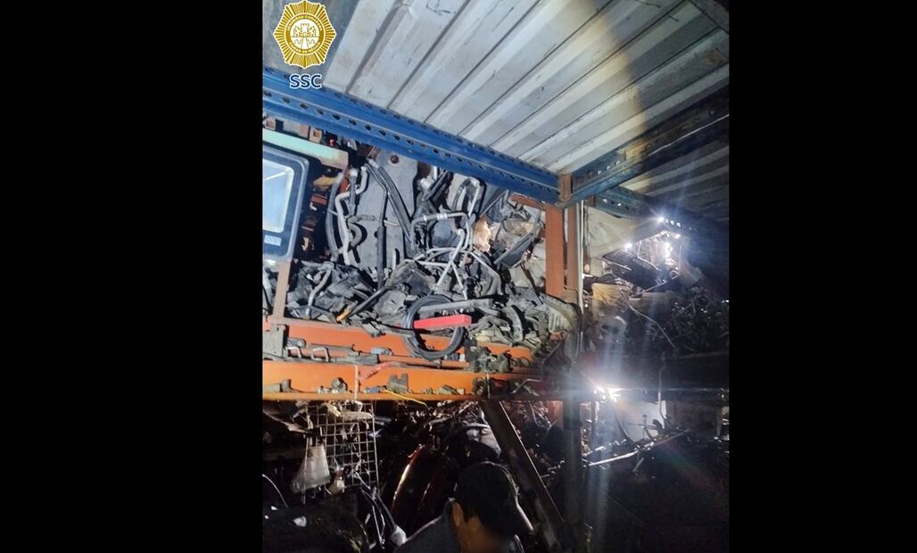 Autoridades locales y federales realizaron un cateo en la alcaldía Iztapalapa en donde aseguraron 40 toneladas de autopartes robadas. Foto: especial