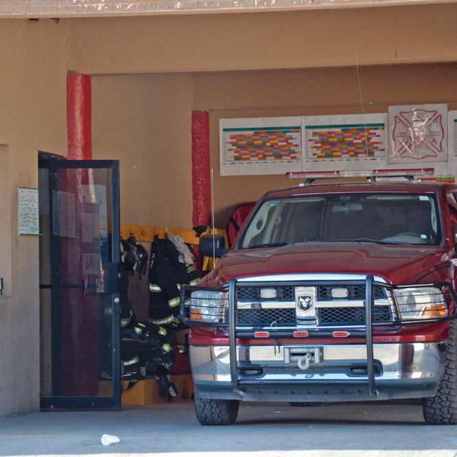 Los delincuentes se llevaron los aparatos contra incendios por la parte trasera del cuartel Número 2 de bomberos. Foto: AMALIA ESCOBAR. EL UNIVERSAL