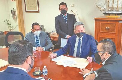 Ratifican solicitud de desafuero a senador