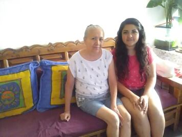 Se quedan en su casa, a pesar de los daños causados por el sismo