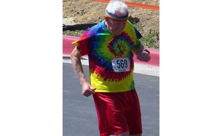 Veterano de la Segunda Guerra Mundial emprende caminata por EU a sus 95 años