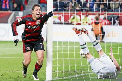 'Chicharito' firma un 'hat-trick'