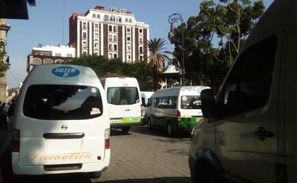 Transportistas bloquean avenidas en Cuernavaca 