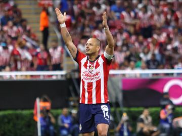 Chivas supera al Puebla de manera agónica con anotación incluida del Chicharito Hernández