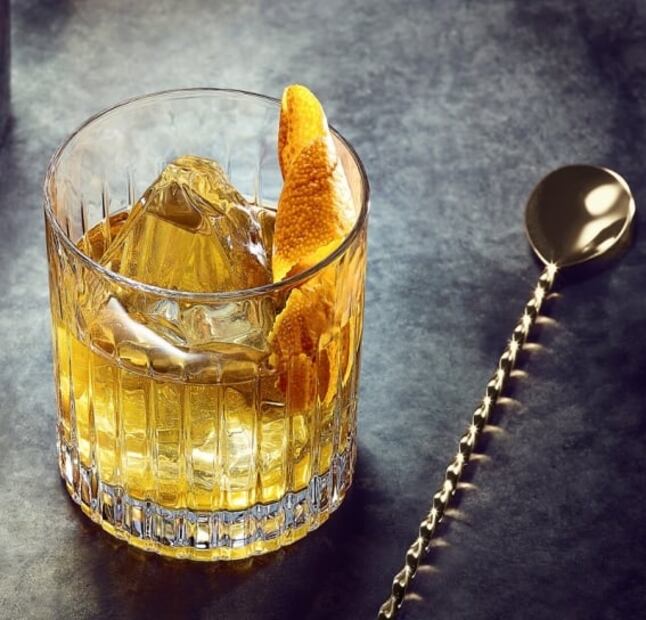 Cómo hacer cocteles con licor de coñac y naranja