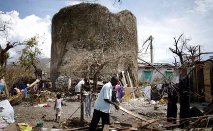 U.S. suspends deportations of Haitians after Hurricane Matthew
