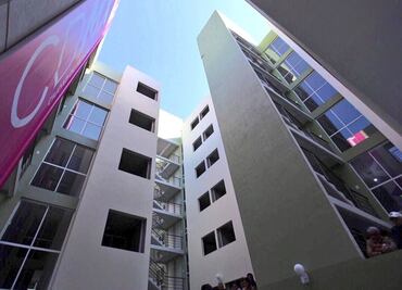 Entregan 170 departamentos a habitantes de campamentos en Azcapotzalco