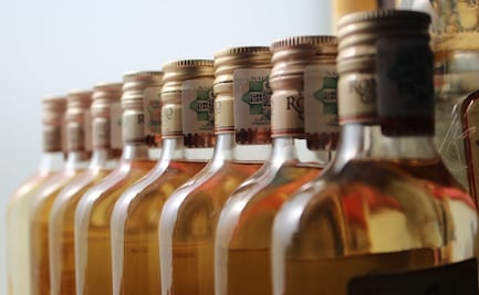 La otra epidemia en México: morir por alcohol adulterado