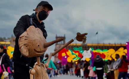 Así fue la noche en la que "Pinocho", de Guillermo del Toro, llegó al Zócalo 