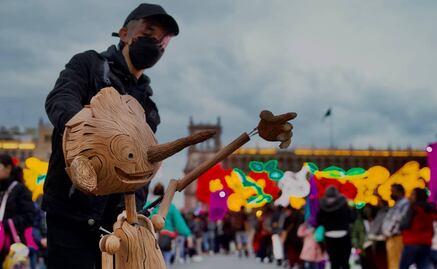 Así fue la noche en la que "Pinocho", de Guillermo del Toro, llegó al Zócalo 