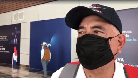 Pasajero viaja exclusivamente para conocer el AIFA: "Es una cosa monumental este aeropuerto", dice