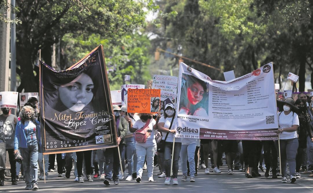 Cerca de 150 personas encabezaron la protesta que afectó ambos carriles de Periférico Oriente. Foto: Ernesto álvarez/ EL UNIVERSAL 