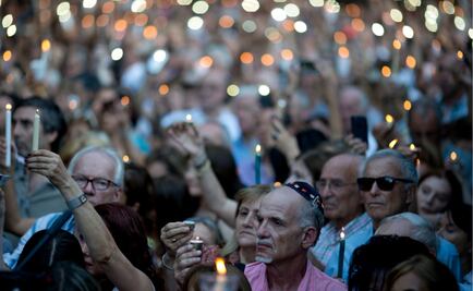 Recuerdan con velas al fiscal Nisman a un año de su muerte