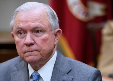 Fiscal general de EU se defiende y dice que su departamento no se deja influir