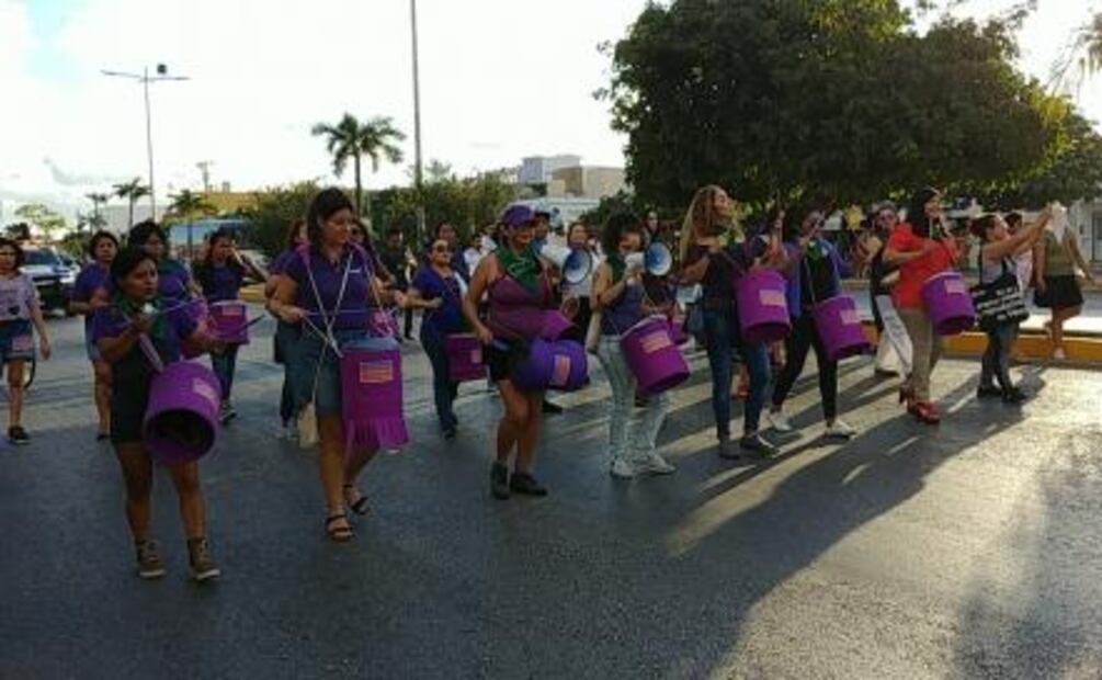 Marchan en los estados para exigir alto a violencia contra las mujeres