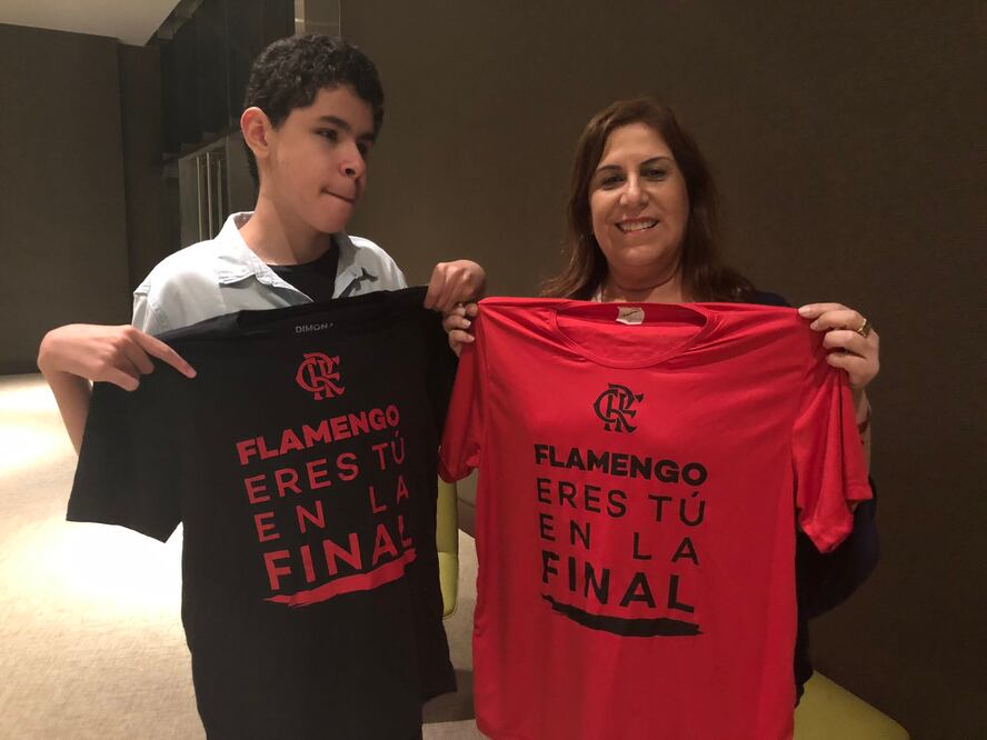 El campeón sudamericano regaló camisetas a los brasileños. Foto: Twitter