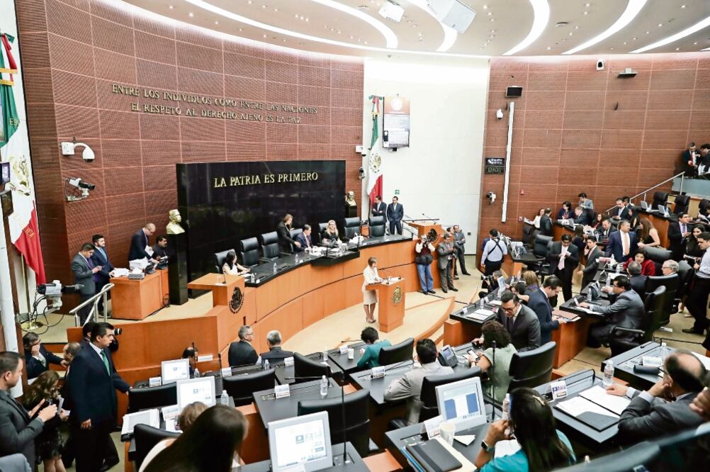 El pleno de la Comisión Permanente emitió un punto de acuerdo aprobado por unanimidad, en el que exige a las instancias federales y locales fortalecer las medidas de prevención y protección que requieran los comunicadores. (LUCÍA GODÍNEZ. EL UNIVERSAL)