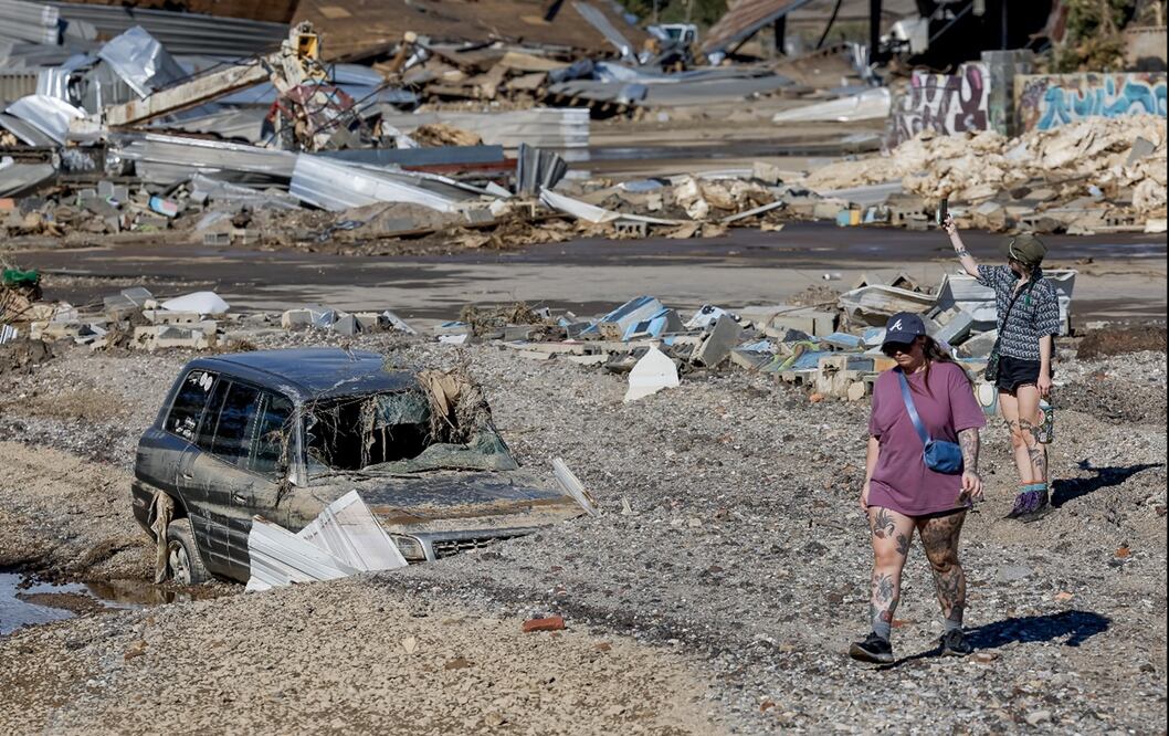 Miles se encuentran sin servicio de electricidad y muchos otros incluso sin agua potable ni servicios de transporte ni comunicaciones. Foto: EFE