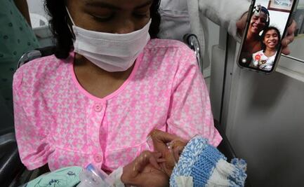 Madre sale de coma por Covid-19 para conocer a su bebé en Colombia