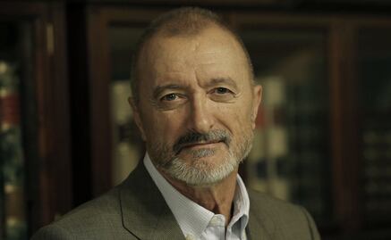 Indigna a Pérez-Reverte la legislación por maltrato animal