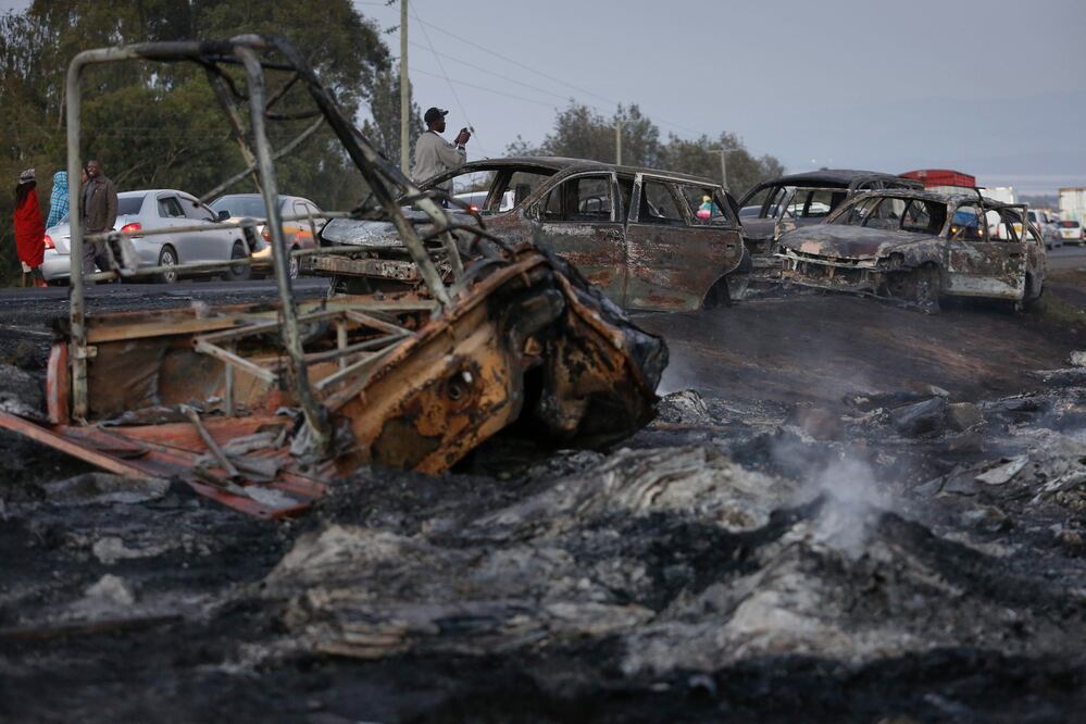 El accidente se registró cerca de las 05:00 horas locales, poco antes del amanecer de este domingo, en la carretera que conecta Nairobi  (Foto: EFE)