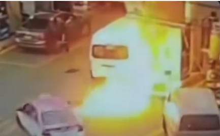 Hombre incendia camioneta en gasolinera de Tenayuca; detienen al presunto responsable
