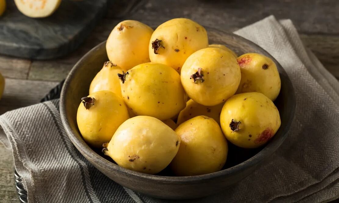 Estos son los beneficios de comer guayaba. Foto: iStock