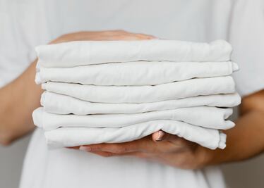 Cómo eliminar las manchas amarillas de la ropa blanca