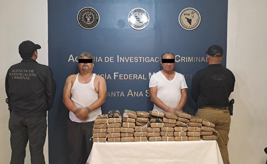 Detienen a dos hombres que transportaban cerca de 50 kilos de heroína en Sonora. Foto: Especial