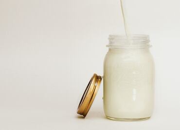 Este es el tipo de leche que retrasa el deterioro cognitivo después de los 65 años