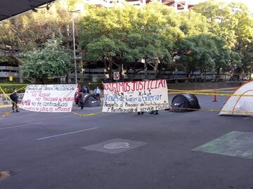 Cumple 24 horas bloqueo en accesos de la Terminal 1 del AICM