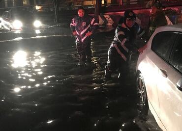 Suman 4 inundaciones, 23 encharcamientos y un derrumbe por tormenta en CDMX