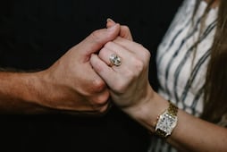 Así es el anillo de compromiso que Travis Kelce diseñó para pedirle matrimonio a Taylor Swift
