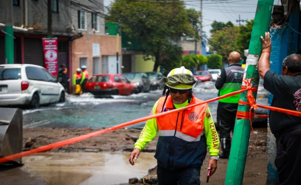 Se reporta mega fuga de agua potable en Culhuacán. Foto Alcaldía Iztapalapa