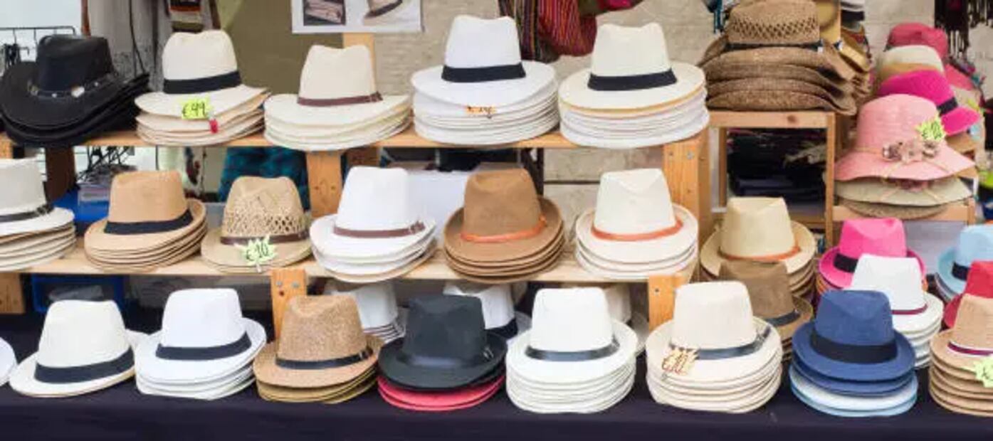 Lava tus sombreros correctamente para que no pierdan su forma. Foto: Unsplash