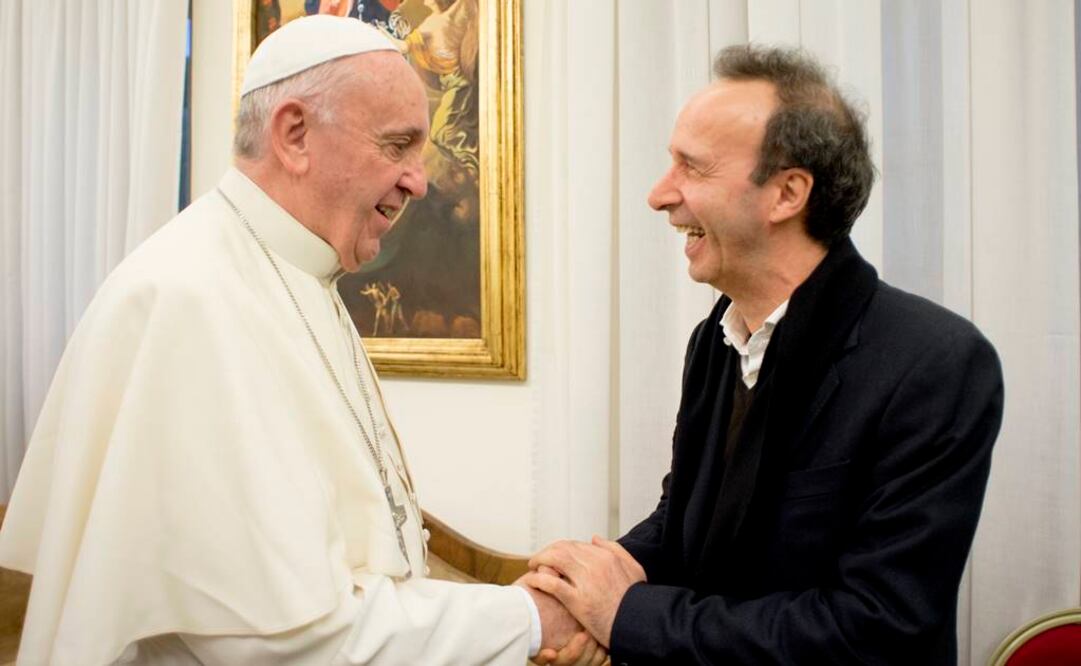 "Lo que él quiera lo hago: ¿un guardia suizo? ¿un chofer para su papamóvil? Para este papa, lo que sea, nunca le diré que no", expresó Benigni. FOTO: AP.