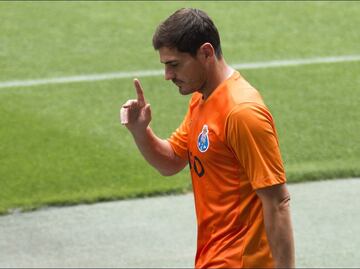 Gerard Piqué expone un gran error cometido por Iker Casillas en WhatsApp