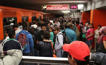 Detienen a 2 por robar a usuario en Metro Balderas