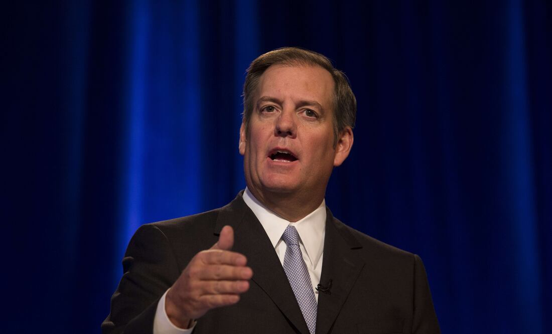 David R. McAtee II, vicepresidente ejecutivo senior y asesor general de AT&T (Foto: AFP)