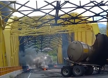 VIDEO: Pipa cargada de combustible colisiona y explota sobre la autopista Siglo XXI en Michoacán