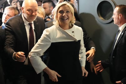 Fiscalía francesa pide 5 años de cárcel para líder ultraderechista Marine Le Pen; sería por malversación de fondos públicos